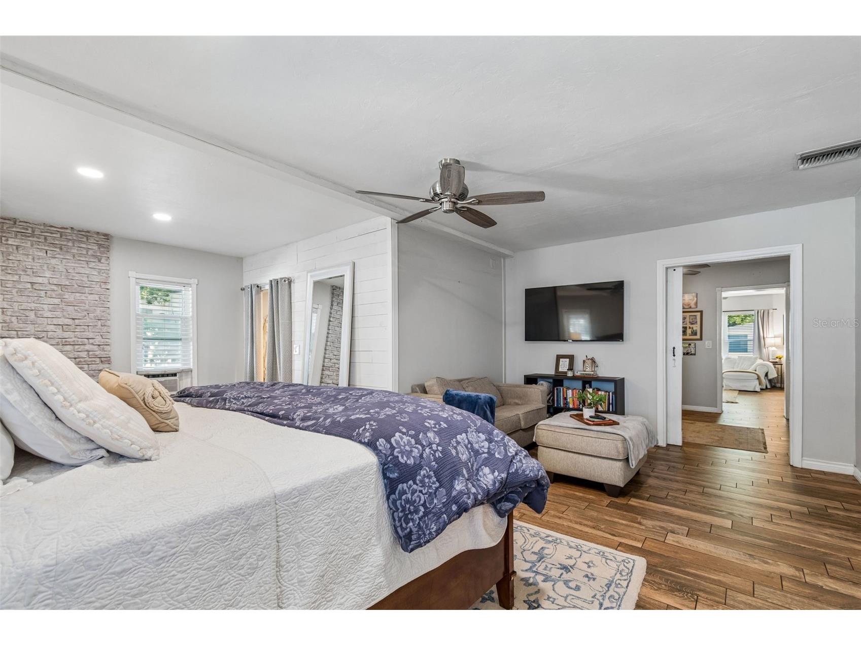 10748 Village Green Ave Seminole FL 33772 TB8526758 image14