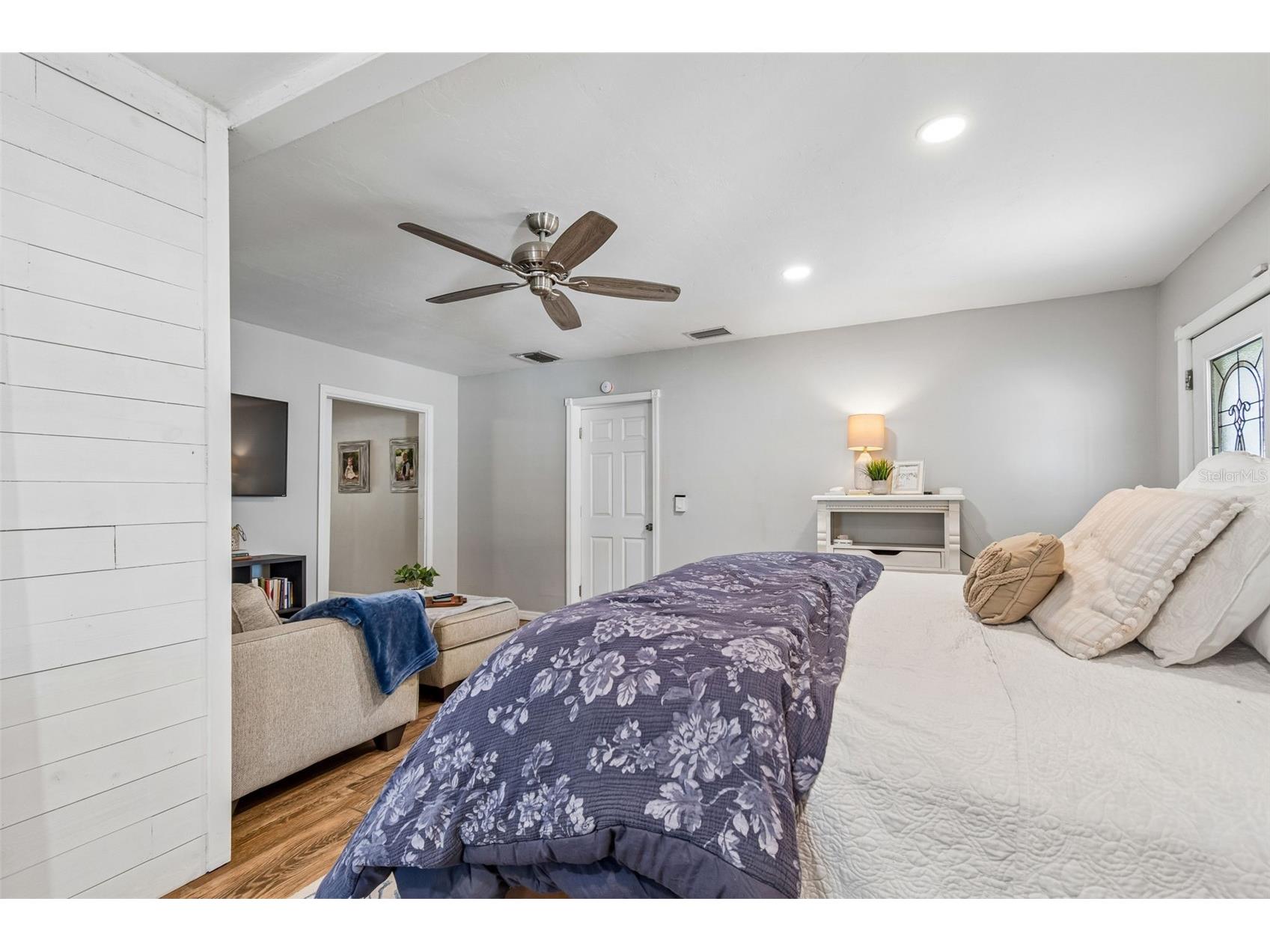 10748 Village Green Ave Seminole FL 33772 TB8526758 image15