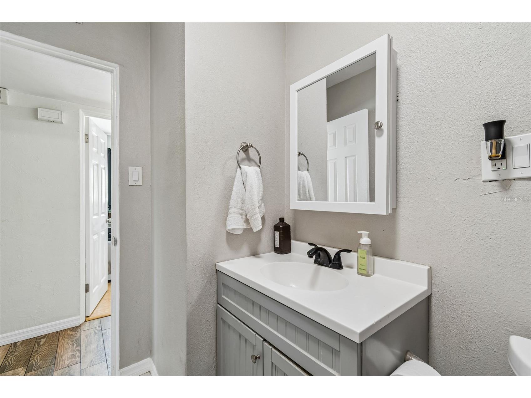 10748 Village Green Ave Seminole FL 33772 TB8526758 image24