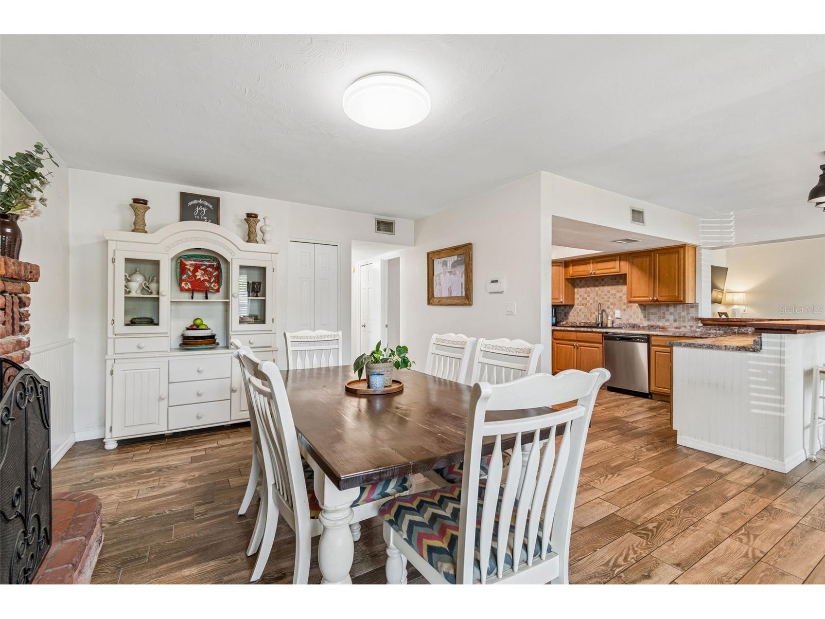 10748 Village Green Ave Seminole FL 33772 TB8526758 image3