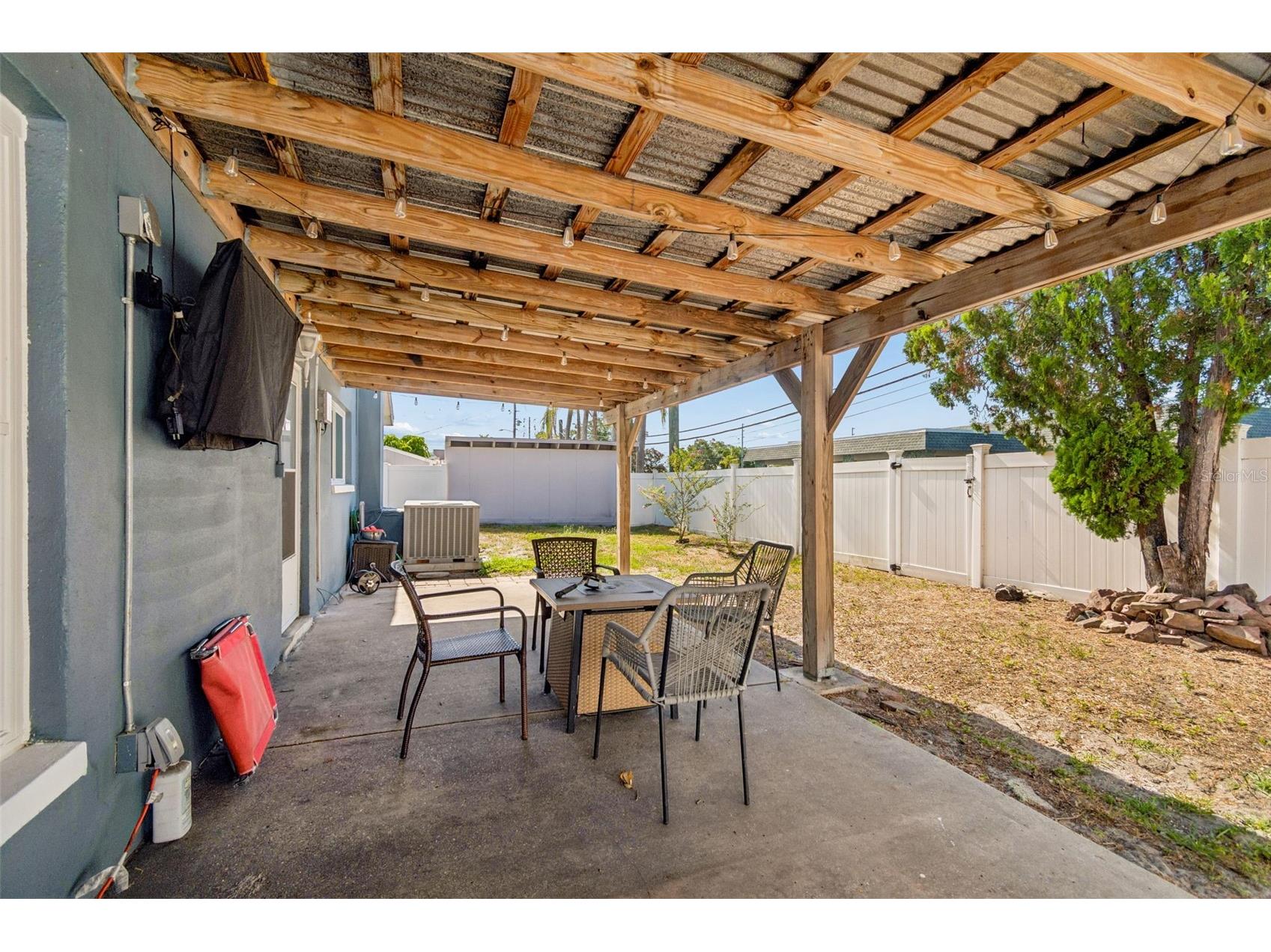 10748 Village Green Ave Seminole FL 33772 TB8526758 image30