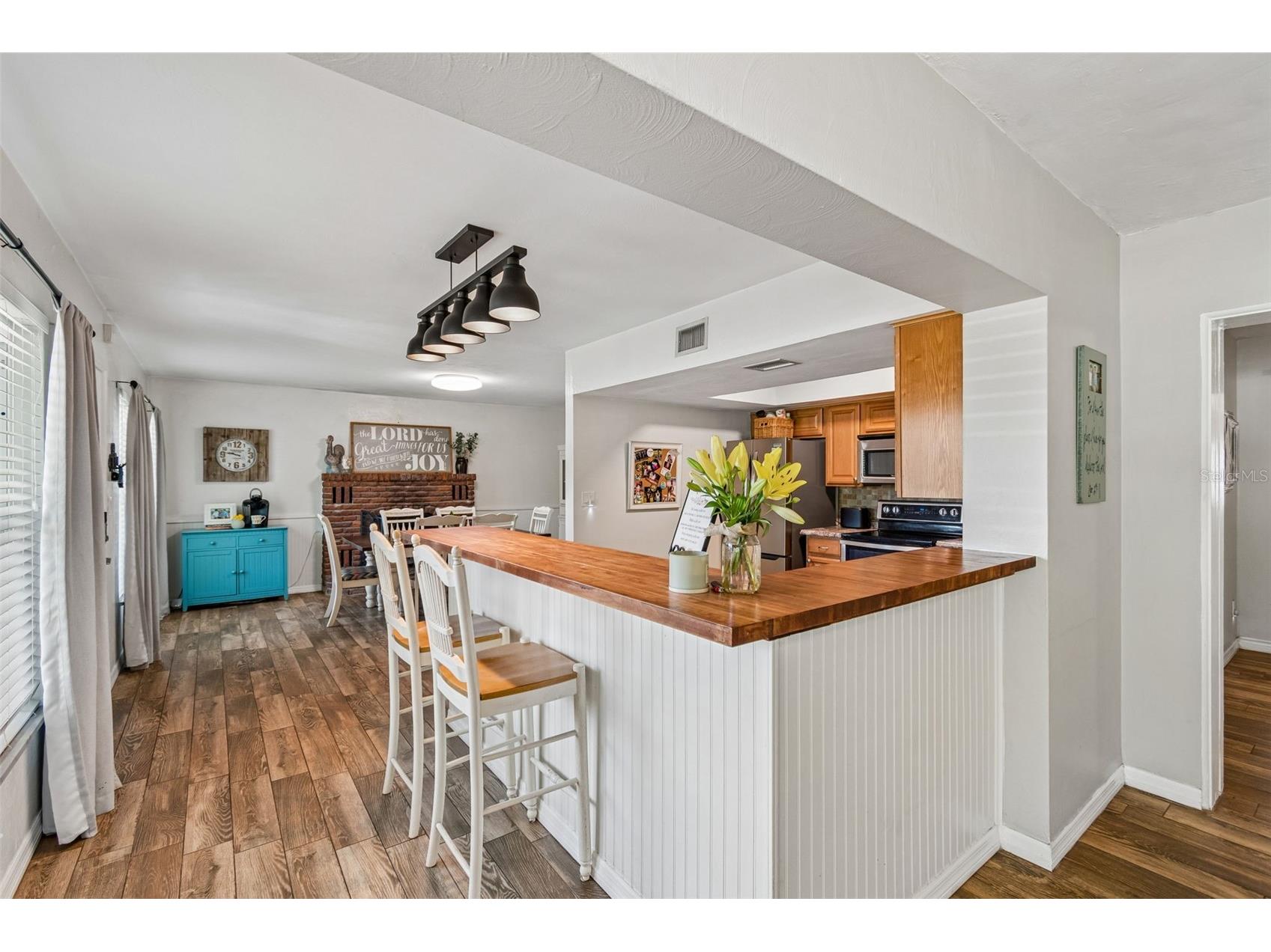 10748 Village Green Ave Seminole FL 33772 TB8526758 image5