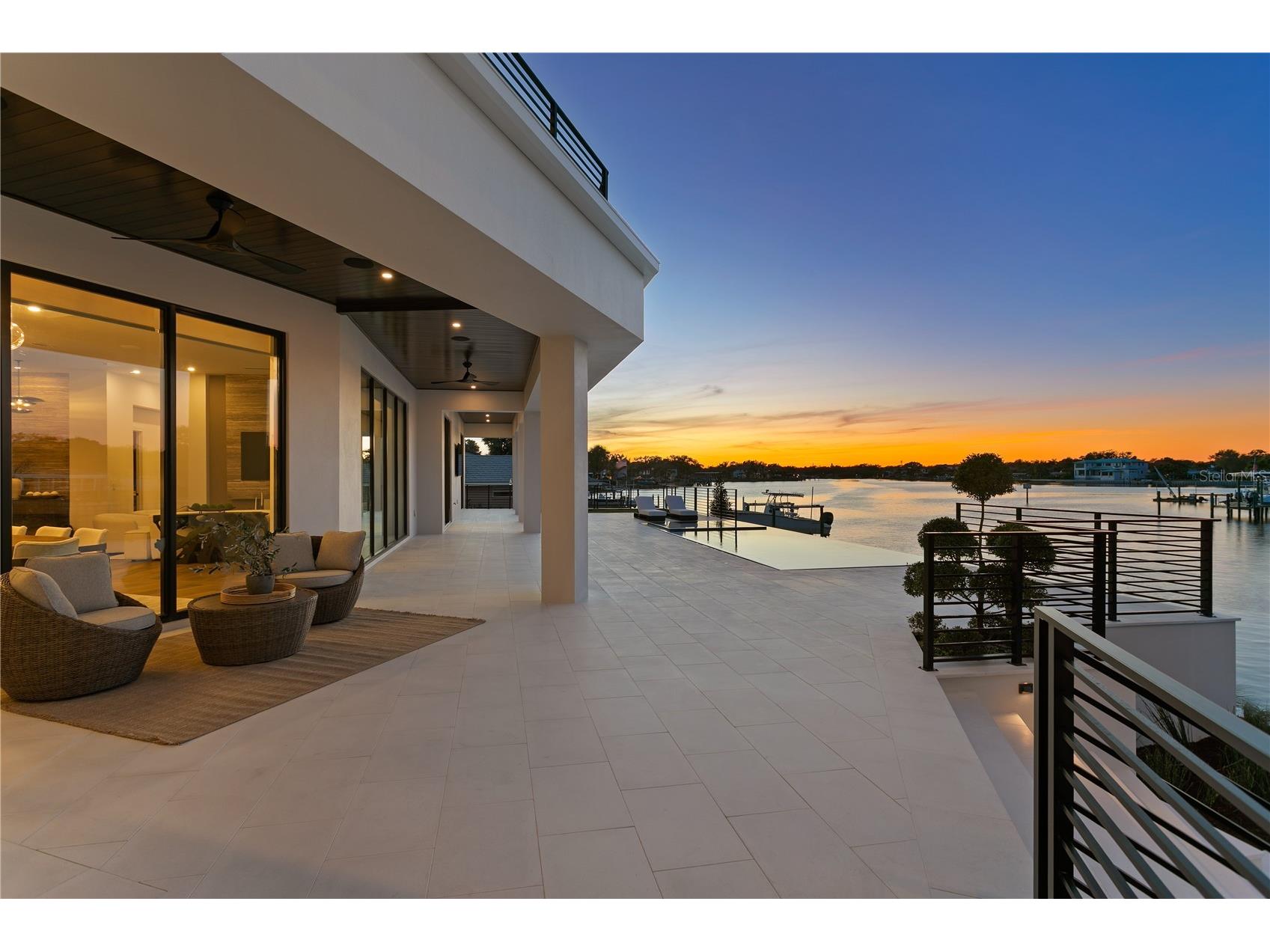 1075 31st Terrace NE Saint Petersburg FL 33704 - SMACKS BAYOU TB8460811 image1