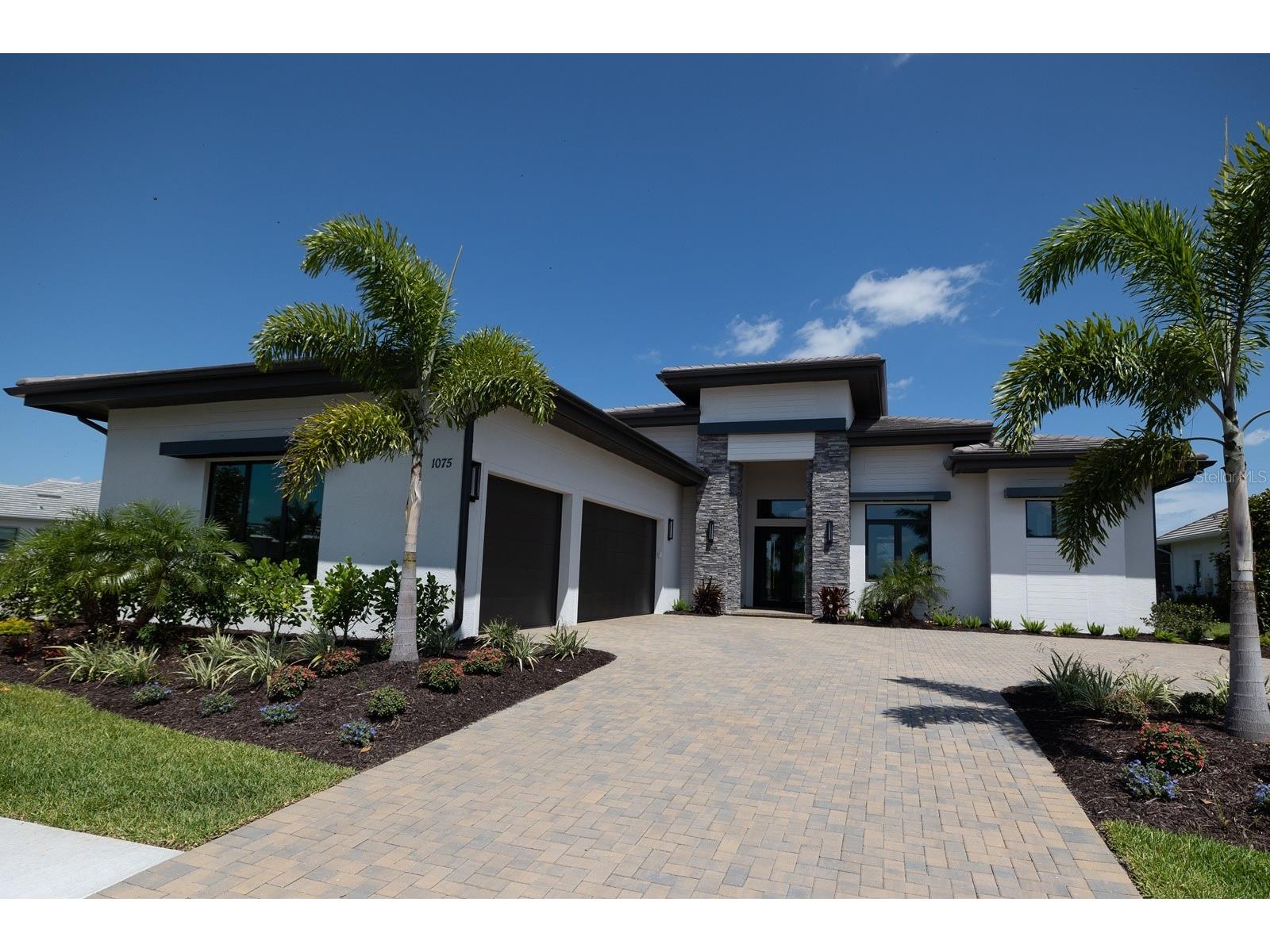 1075 Blue Shell Loop Sarasota FL 34240 A4690603 image1