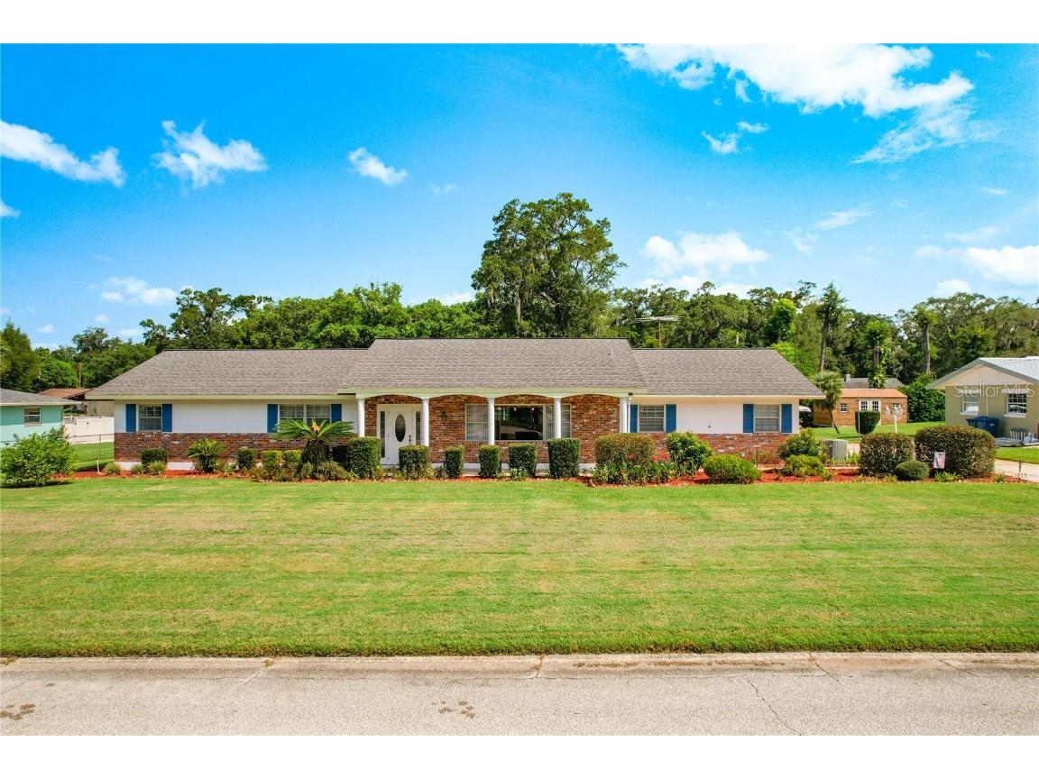 1075 Rolling Acres Drive Deland FL 32720 V4931931 image1