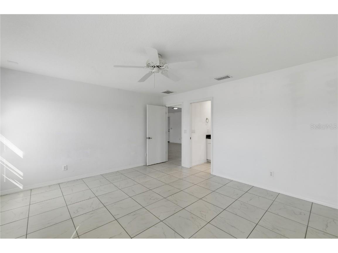 10758 SE Highway 464c Ocklawaha FL 32179 OM715505 image11