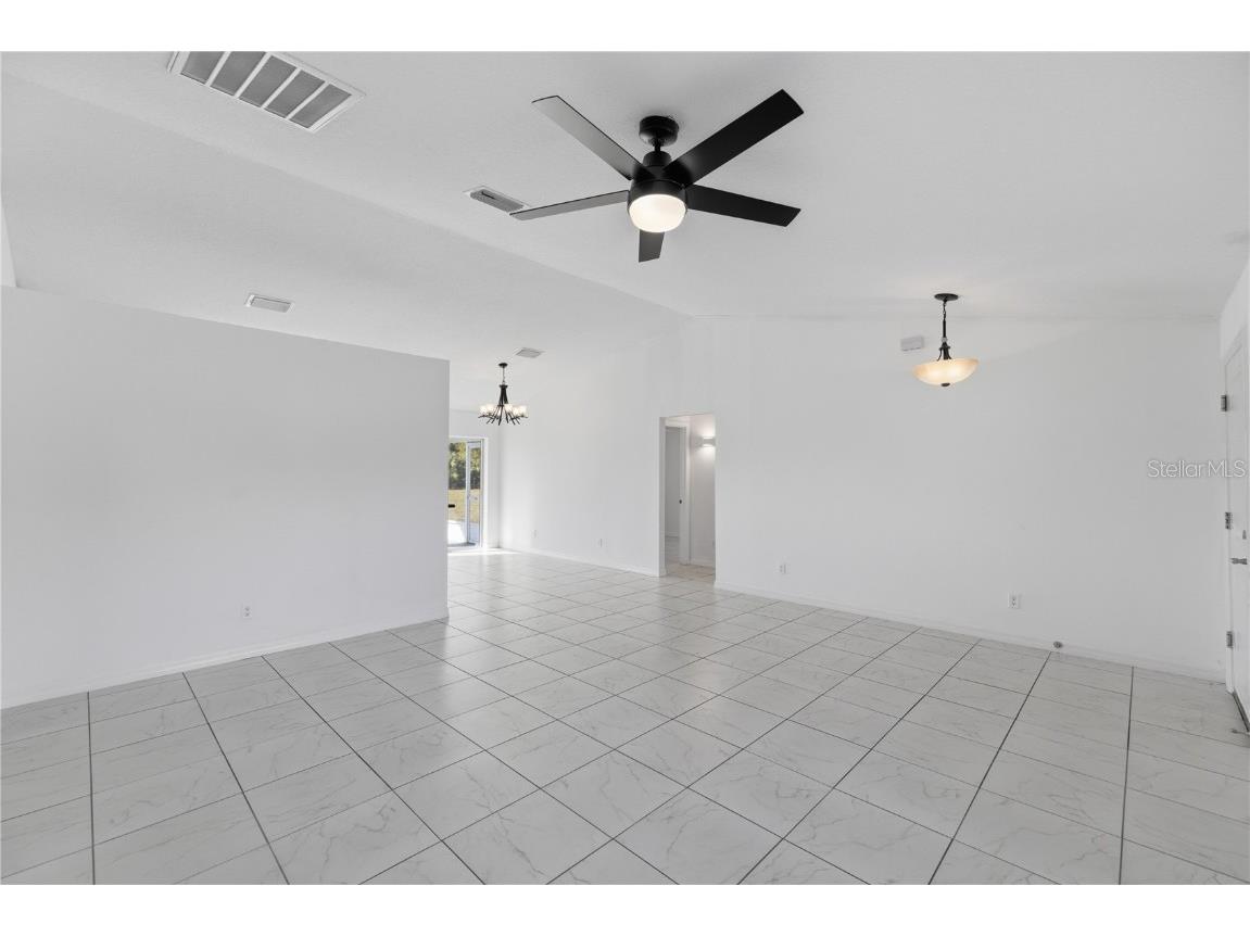 10758 SE Highway 464c Ocklawaha FL 32179 OM715505 image6