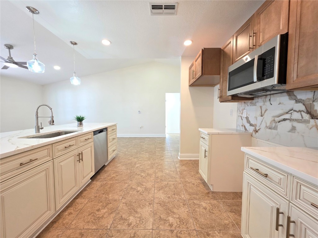 1076 Stratton Avenue Spring Hill FL 34609 W7881404 image12