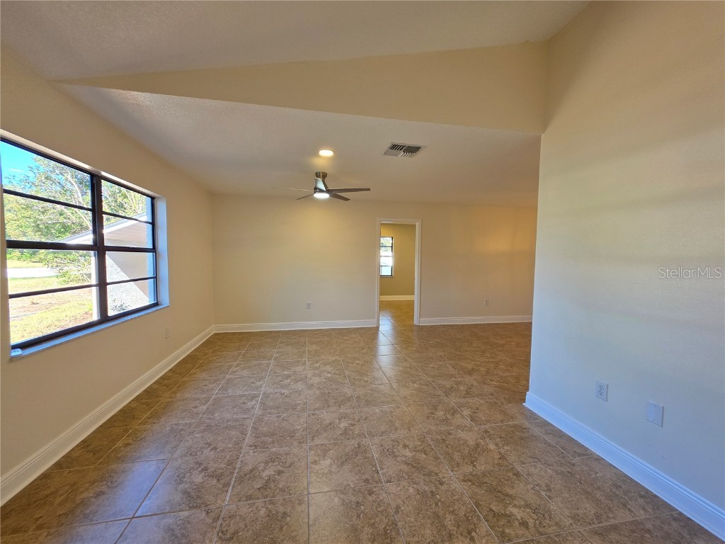 1076 Stratton Avenue Spring Hill FL 34609 W7881404 image3