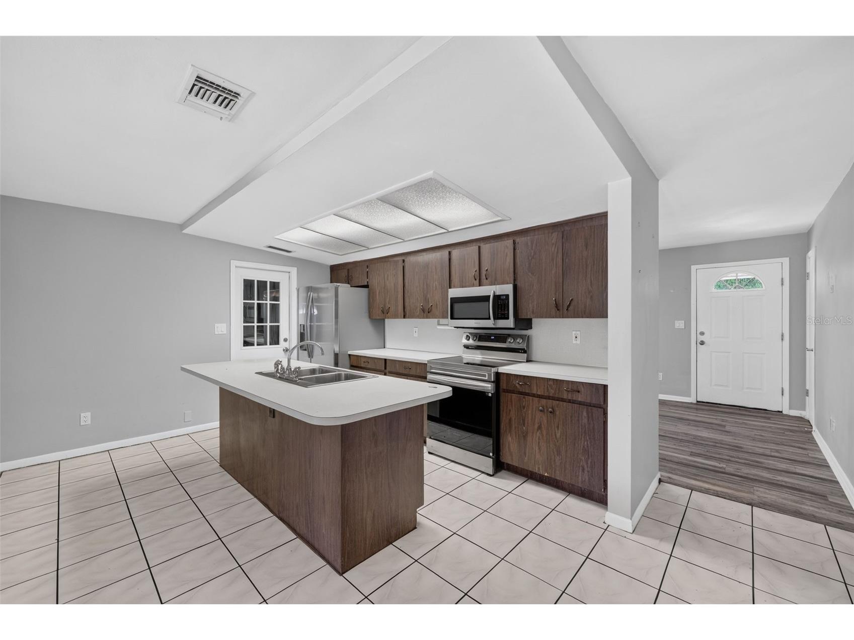 10760 62nd Avenue Seminole FL 33772 TB8518146 image8