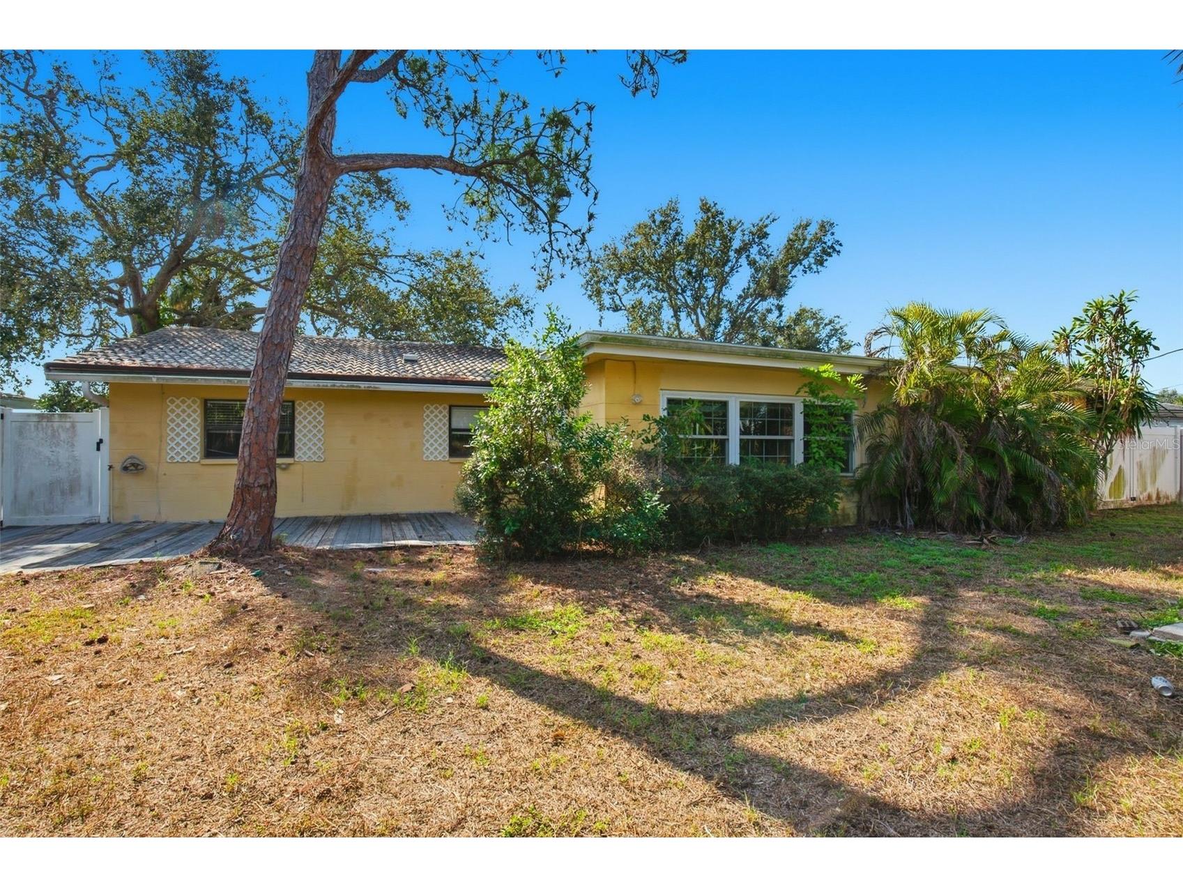 1077 40th Avenue NE Saint Petersburg FL 33703 O6373981 image1