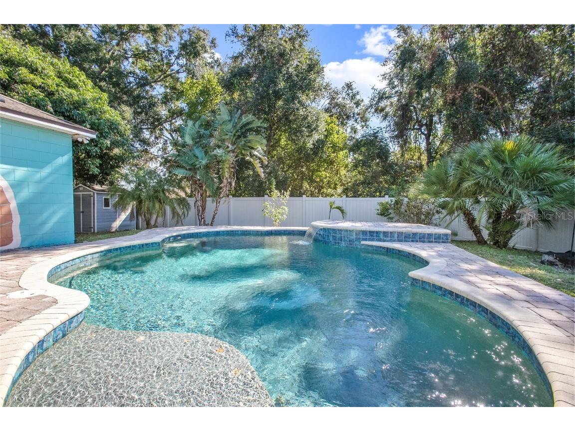 1077 Doyle Road Deltona FL 32725 V4939396 image1