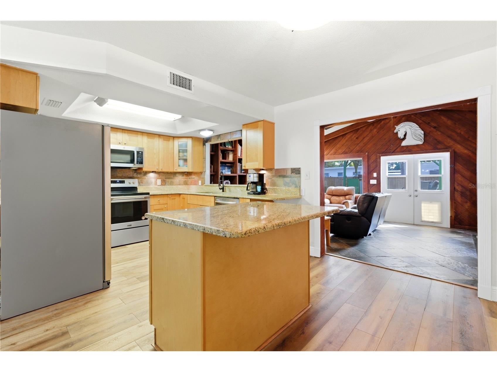 10776 124th Avenue N Seminole FL 33778 TB8483209 image10