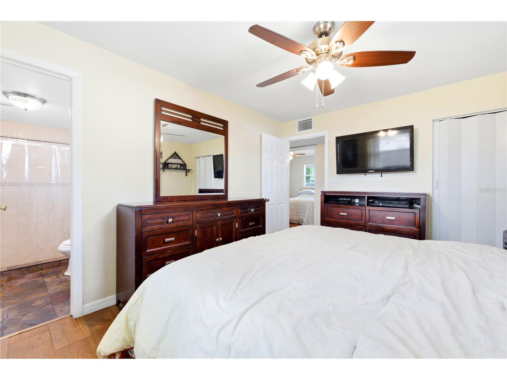 10776 124th Avenue N Seminole FL 33778 TB8483209 image16