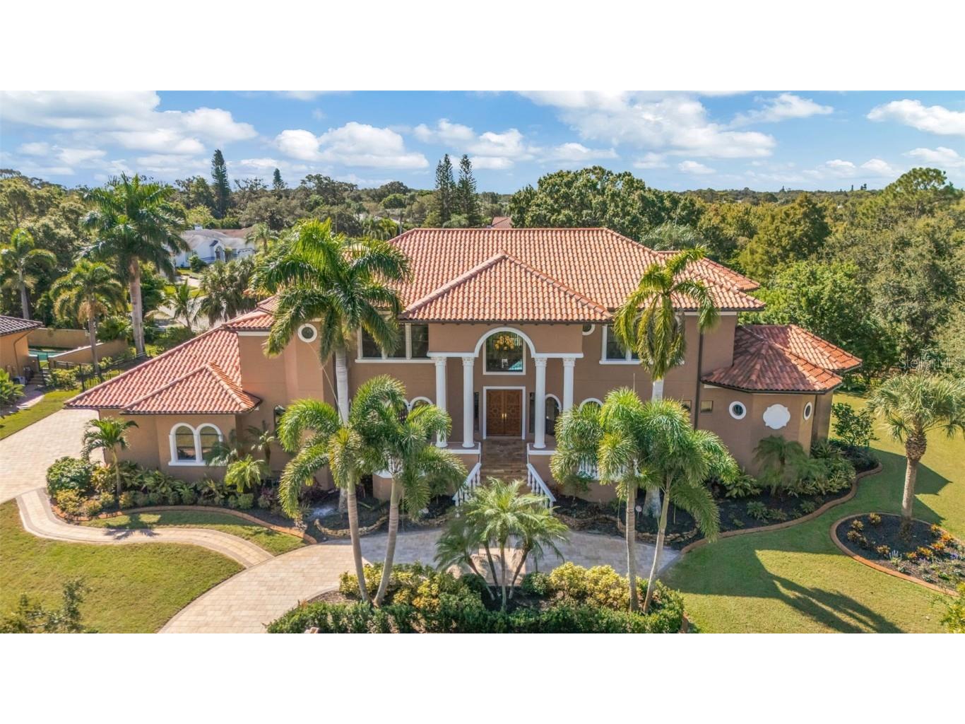 1079 Ashland Avenue Tarpon Springs FL 34689 W7879362 image1