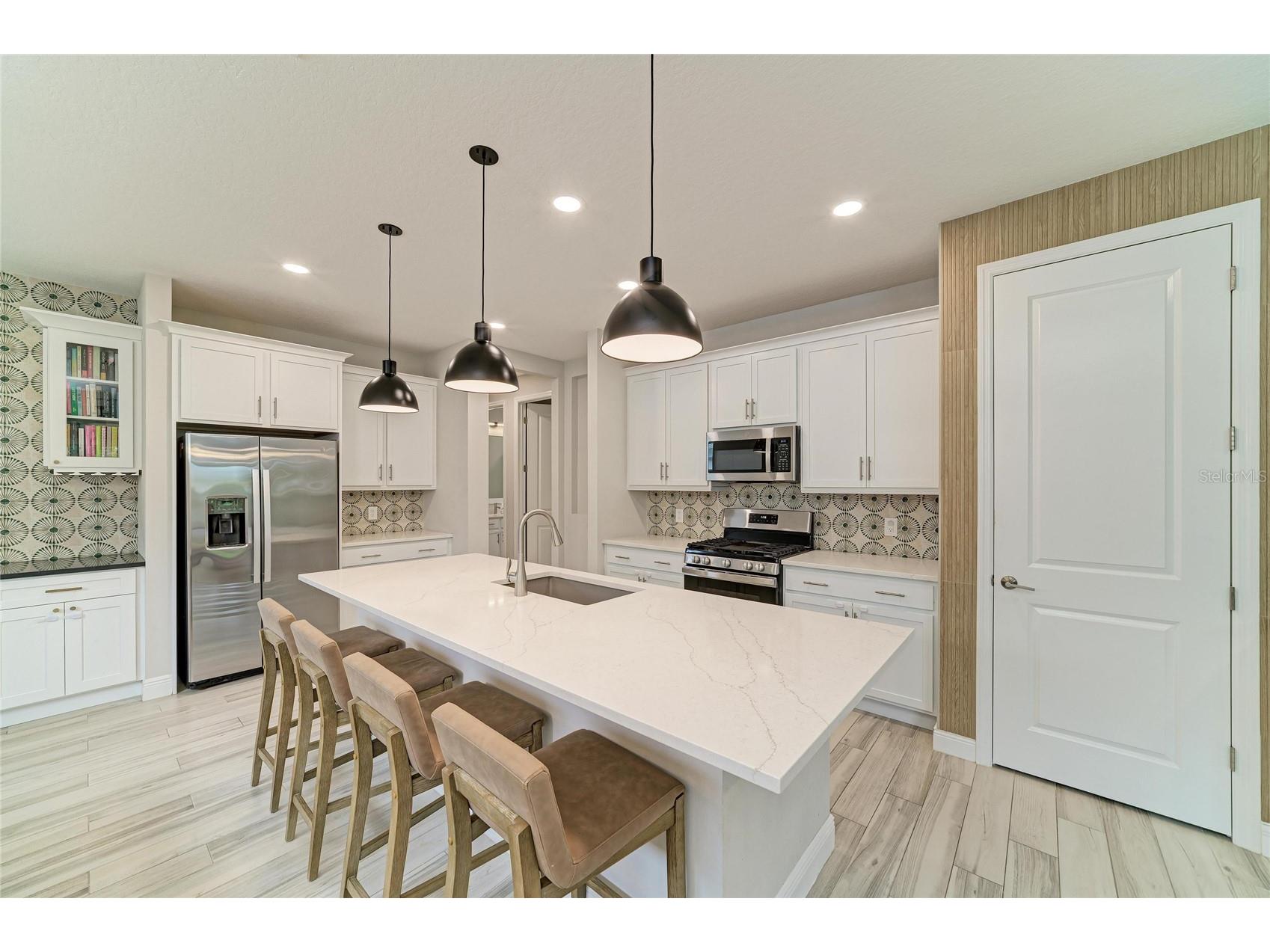 1079 Waterline Court Sarasota FL 34240 A4696172 image17