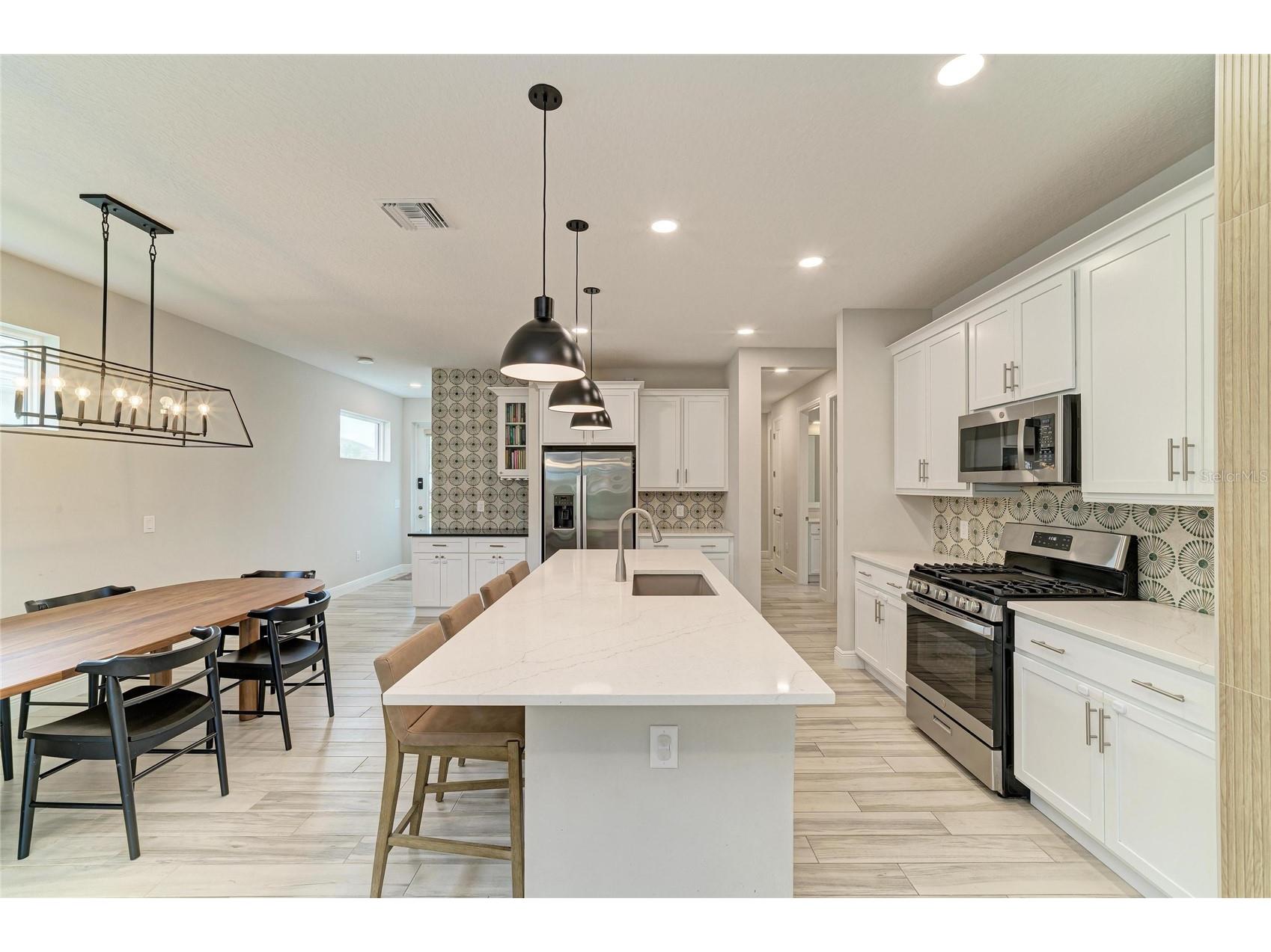 1079 Waterline Court Sarasota FL 34240 A4696172 image18