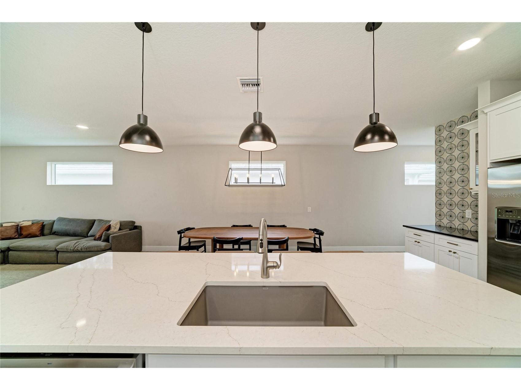 1079 Waterline Court Sarasota FL 34240 A4696172 image21