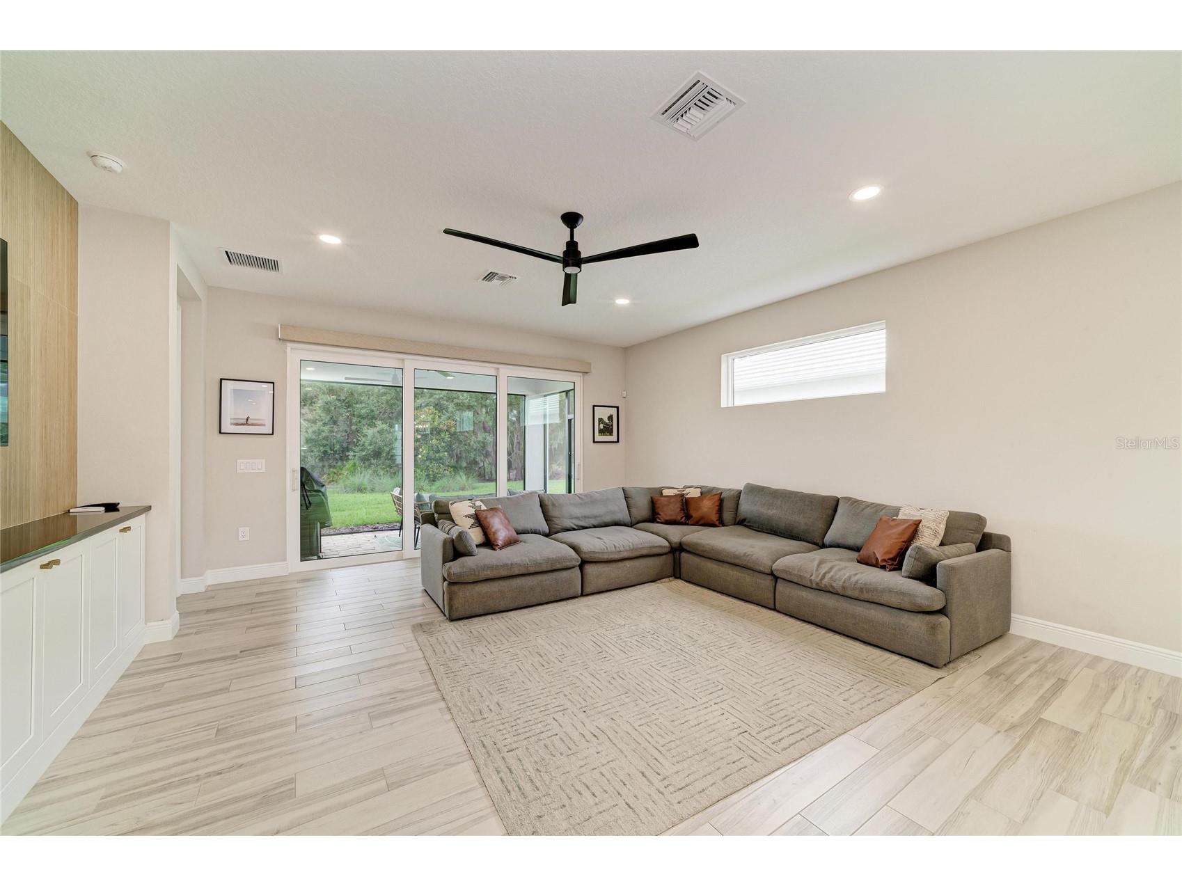 1079 Waterline Court Sarasota FL 34240 A4696172 image23