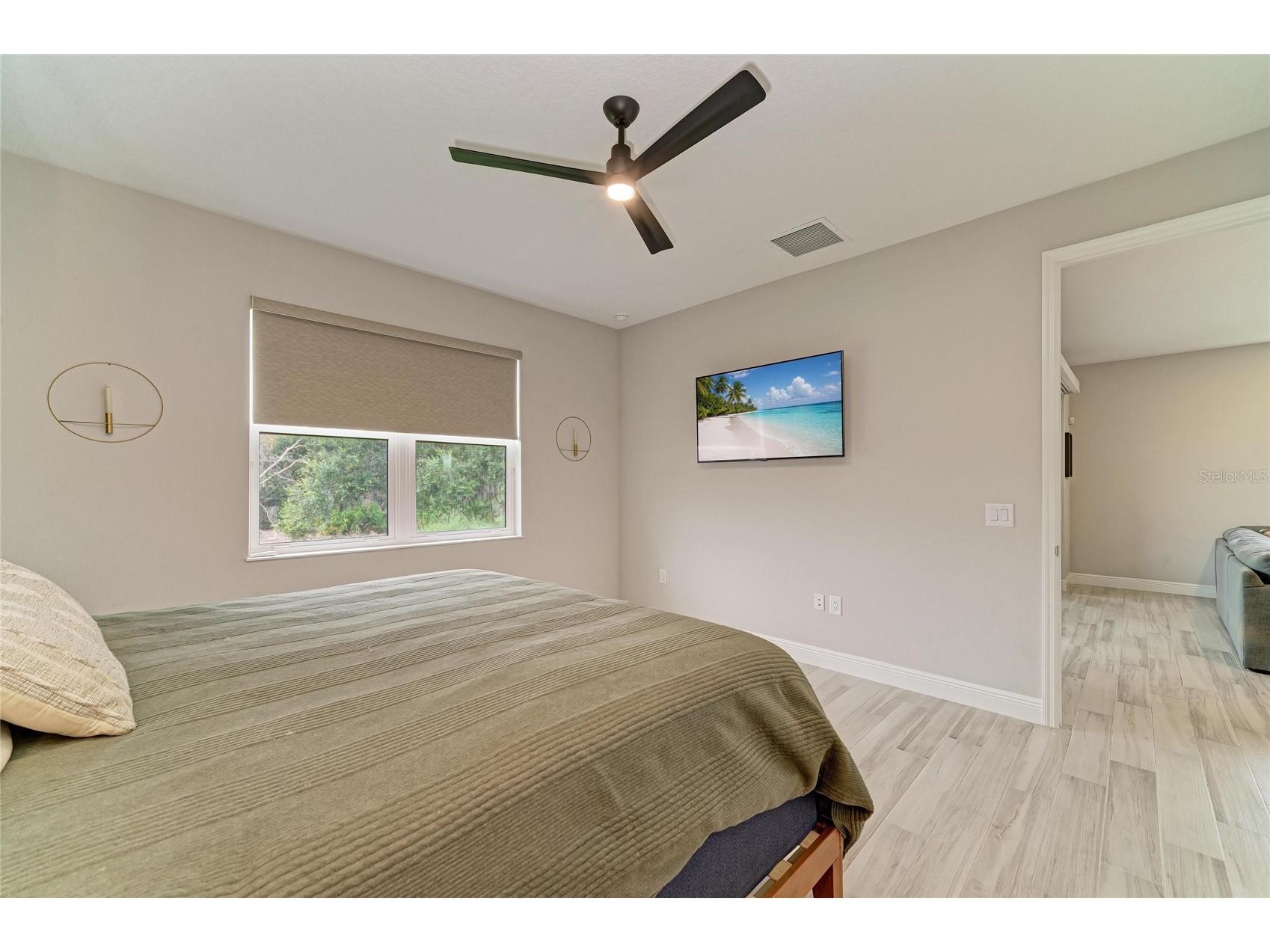 1079 Waterline Court Sarasota FL 34240 A4696172 image27