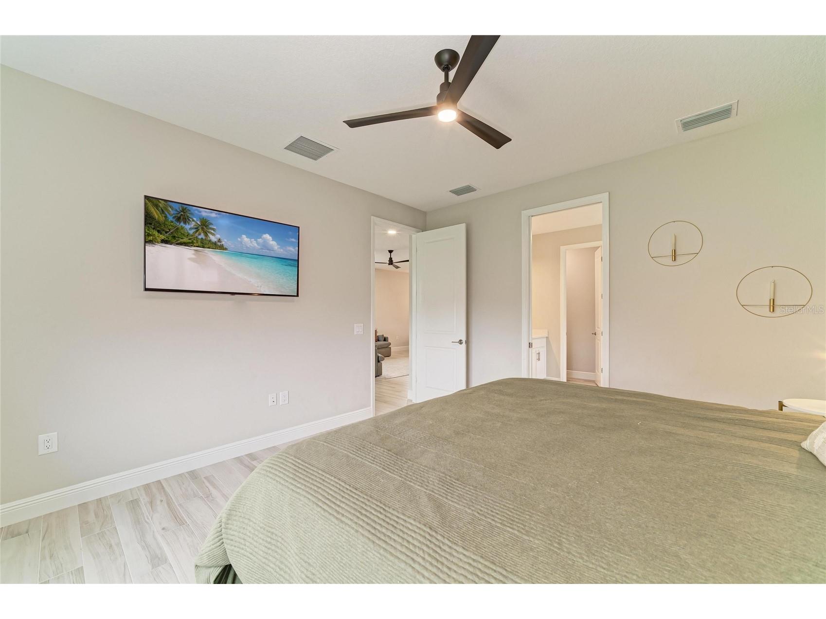 1079 Waterline Court Sarasota FL 34240 A4696172 image28