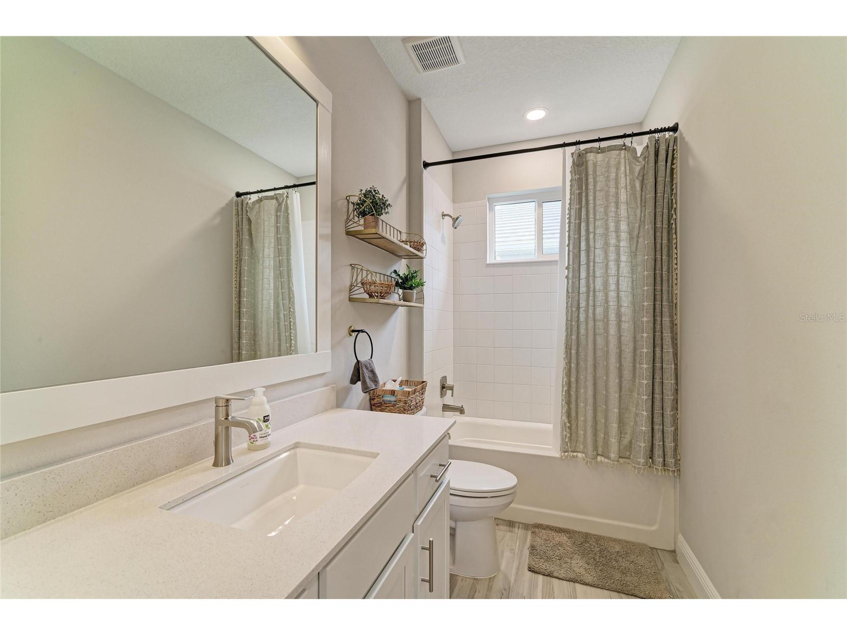 1079 Waterline Court Sarasota FL 34240 A4696172 image35