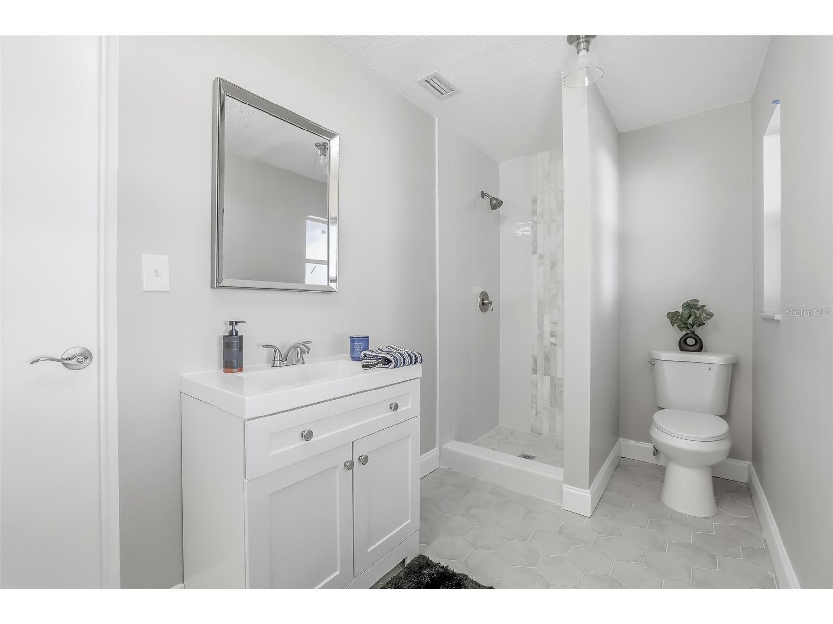 10799 99th Place Seminole FL 33772 TB8466134 image14