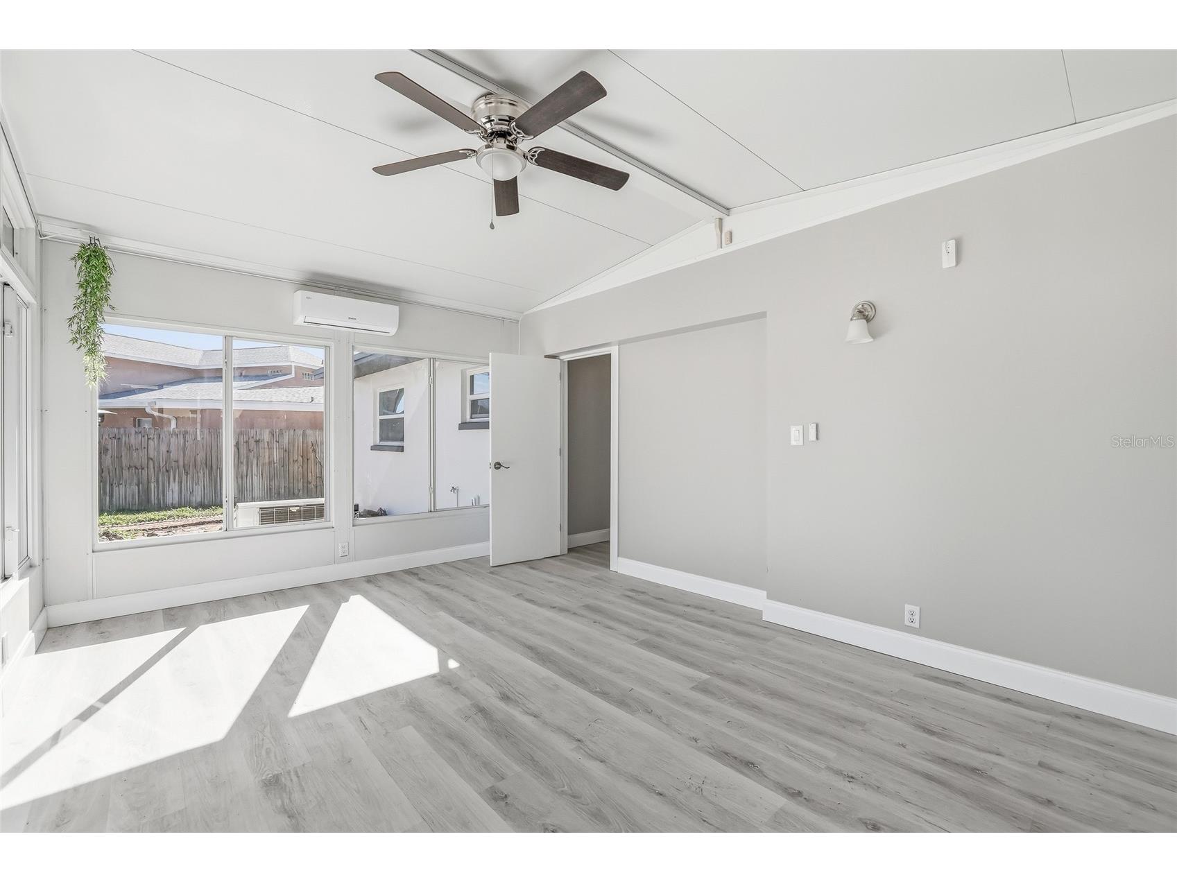 10799 99th Place Seminole FL 33772 TB8466134 image23