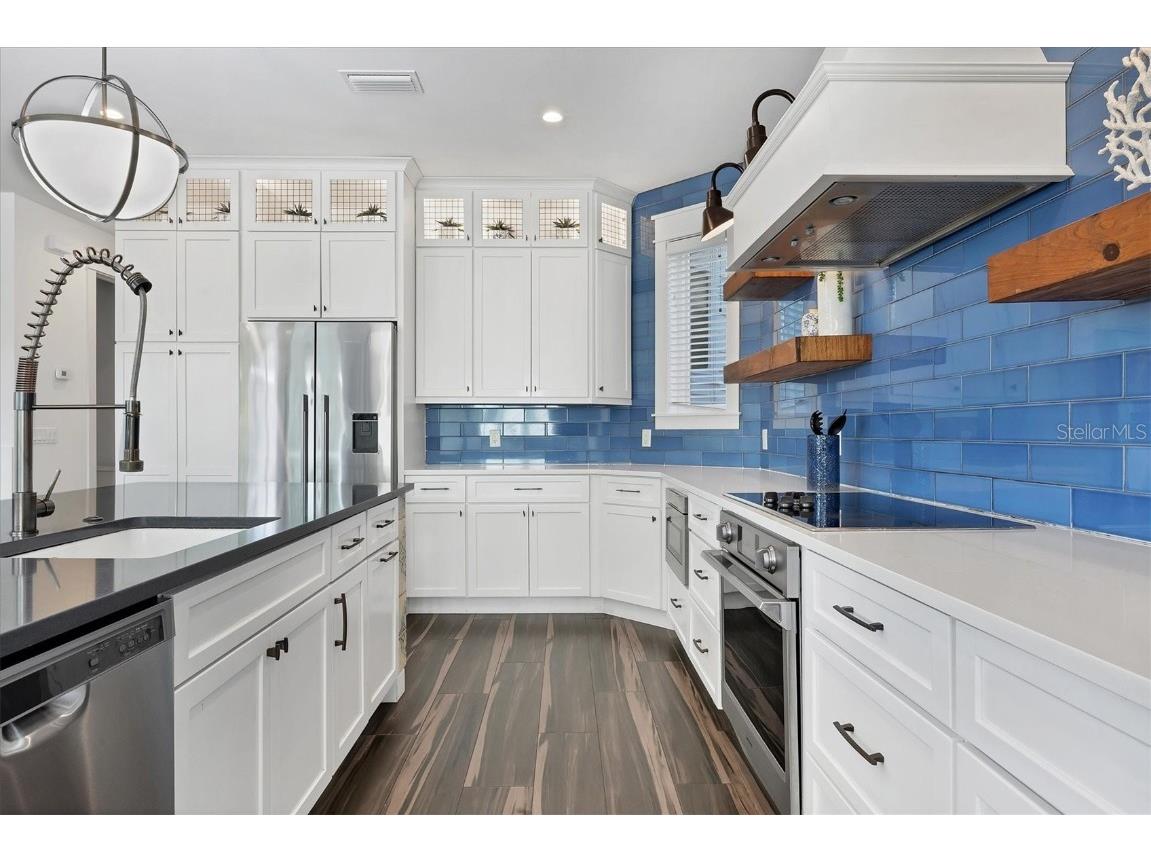 108 11th Street S Bradenton Beach FL 34217 A4672624 image5