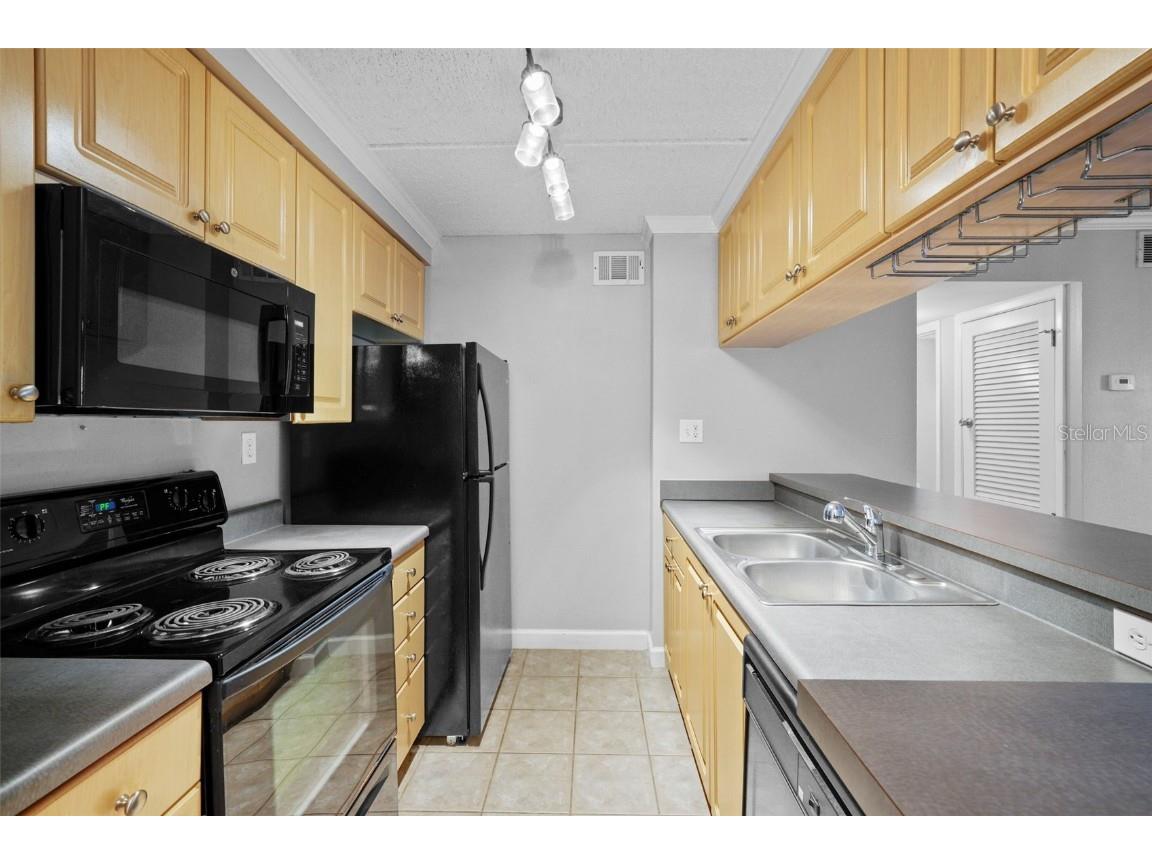 108 Alameda Court #236 Tampa FL 33609 TB8448609 image16