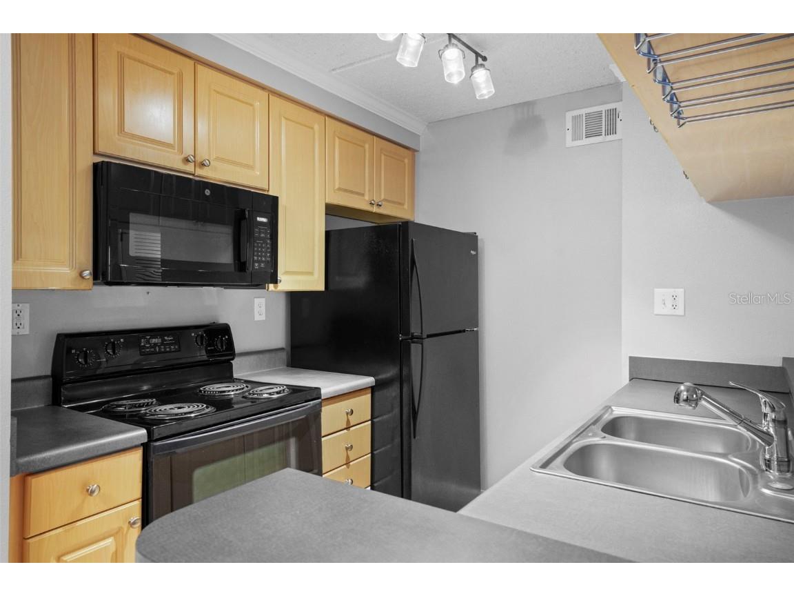 108 Alameda Court #236 Tampa FL 33609 TB8448609 image17