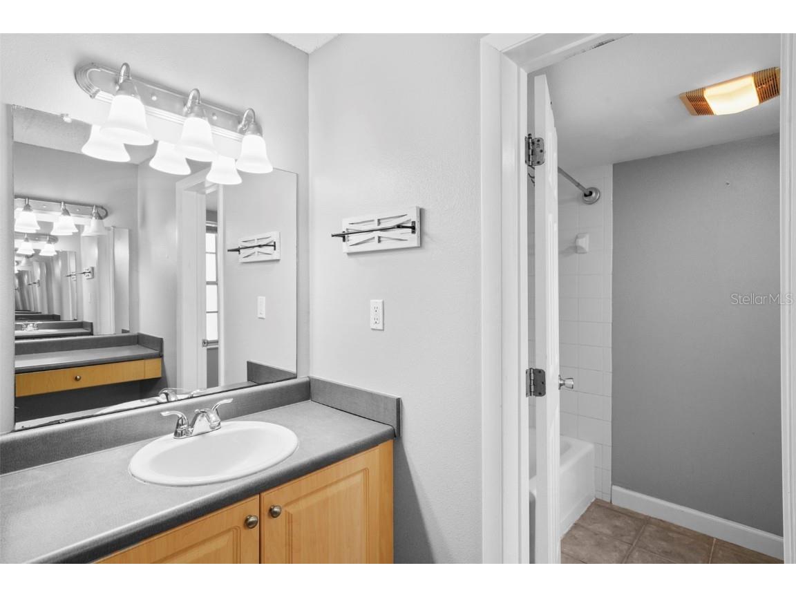 108 Alameda Court #236 Tampa FL 33609 TB8448609 image23