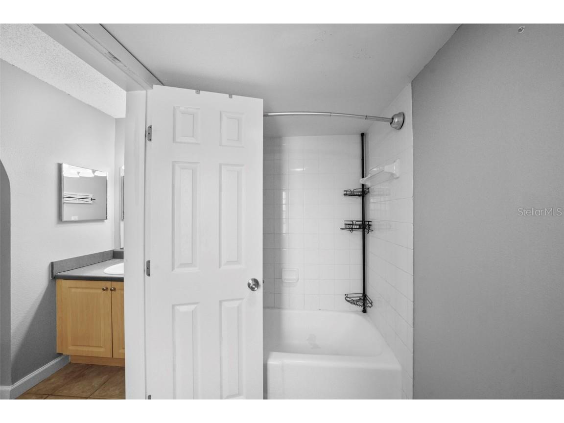 108 Alameda Court #236 Tampa FL 33609 TB8448609 image28