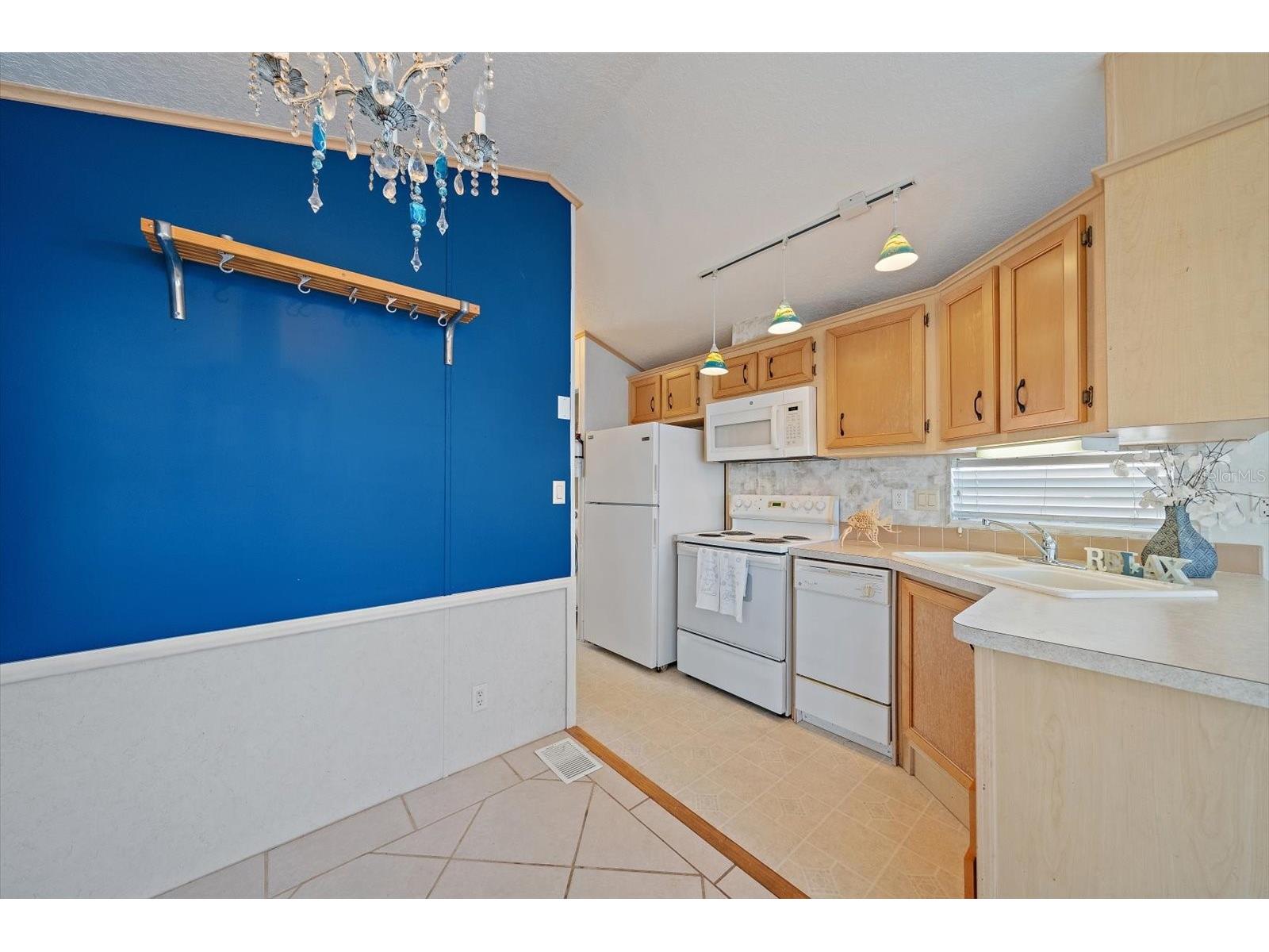 108 Bahia Drive Palmetto FL 34221 A4696351 image15