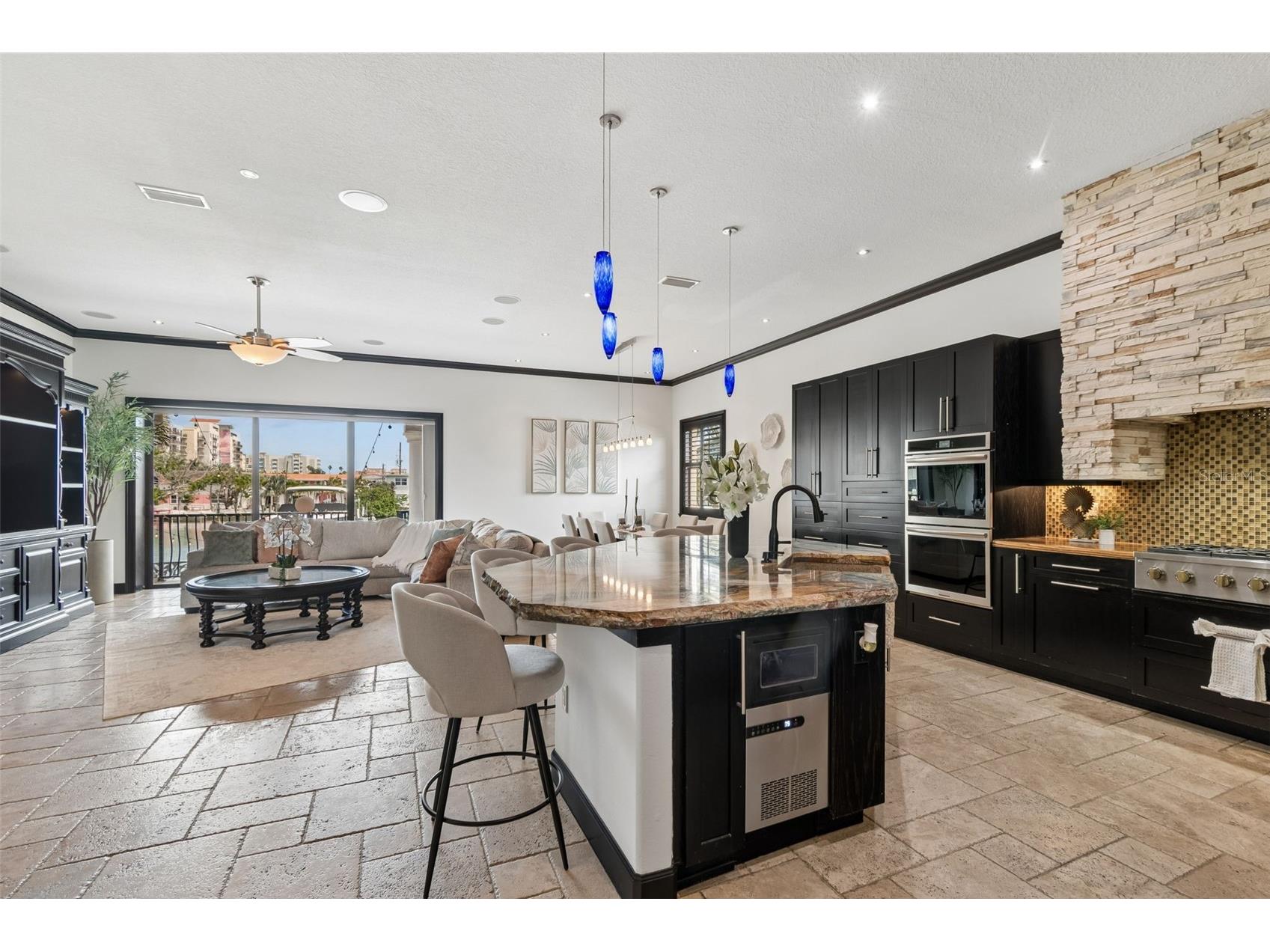 108 Bayside Drive Clearwater Beach FL 33767 TB8493820 image2