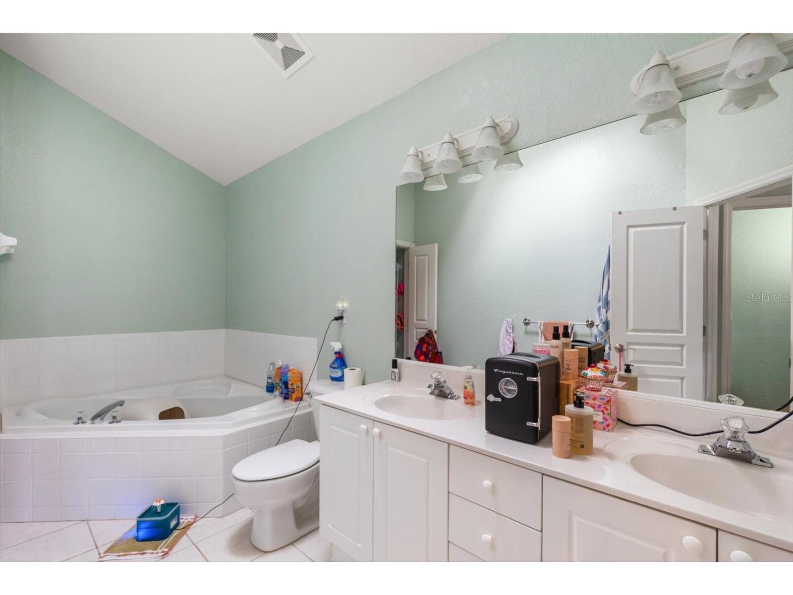 108 Brent Circle Oldsmar FL 34677 TB8483935 image14