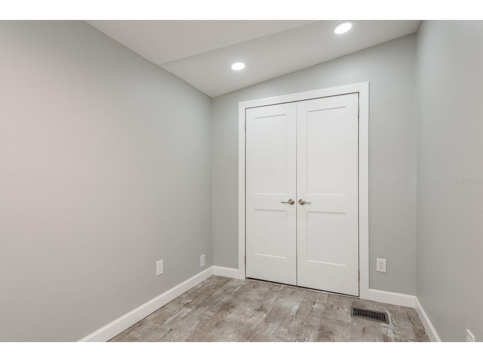 108 Dolphin Drive E Oldsmar FL 34677 TB8482185 image20