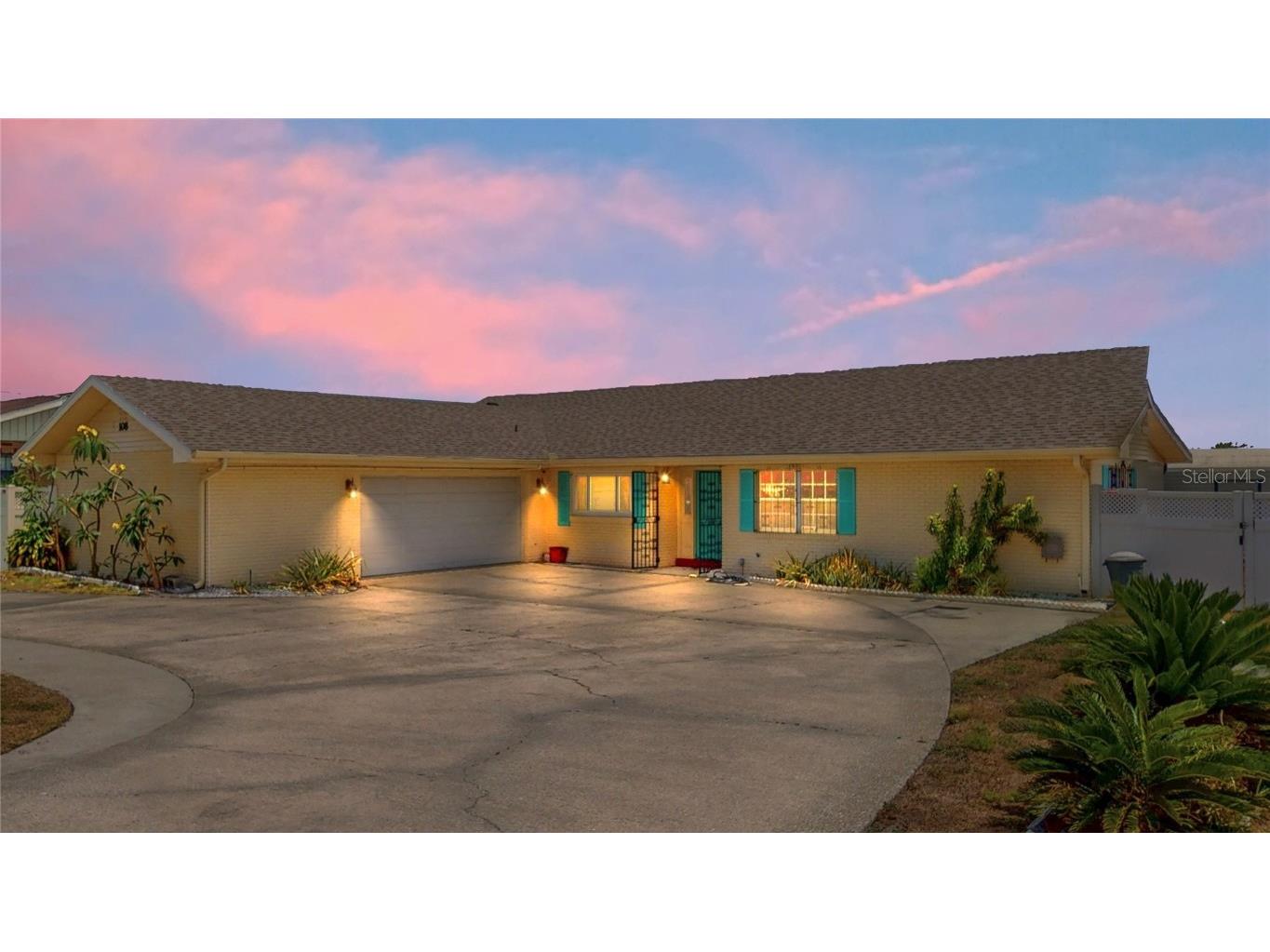 108 Lake Howard Dr Nw Winter Haven FL 33880 - LAKE HOWARD P4934607 image1