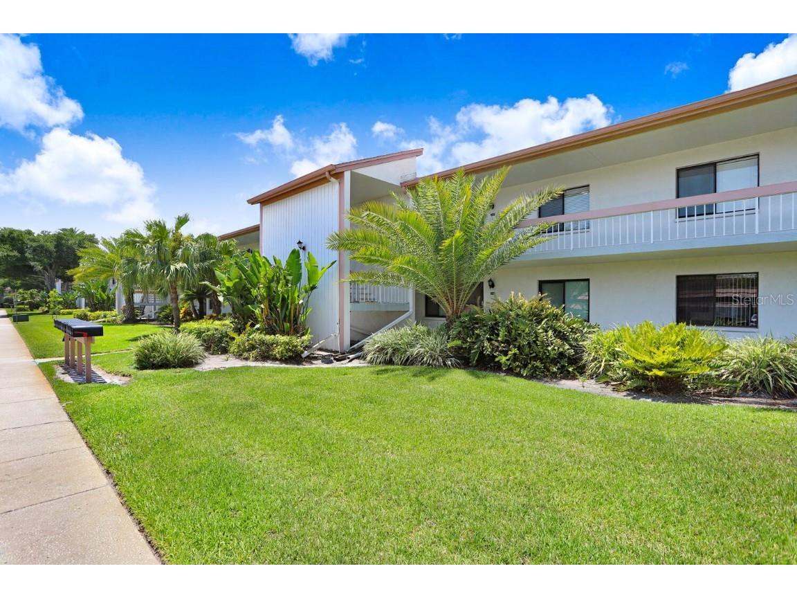 108 Lakeview Way #5 Oldsmar FL 34677 - Retention pond T3443568 image1