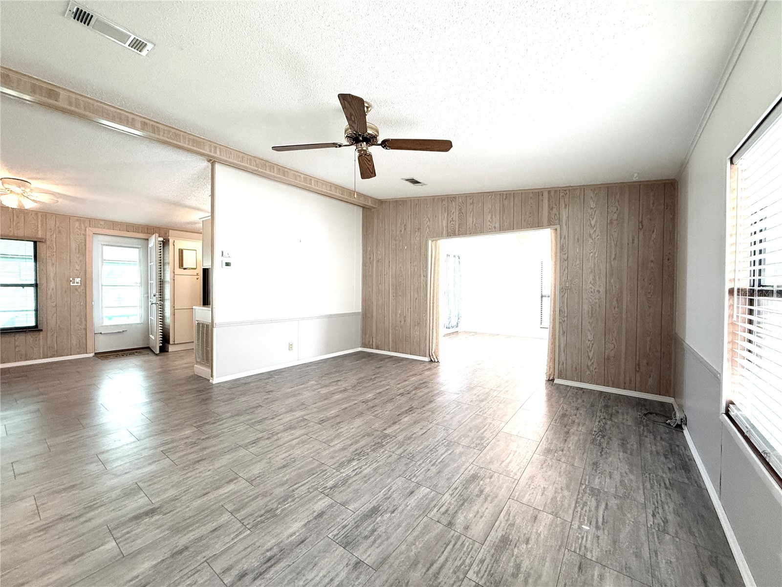 108 N Saint George Circle Apollo Beach FL 33572 TB8474794 image3