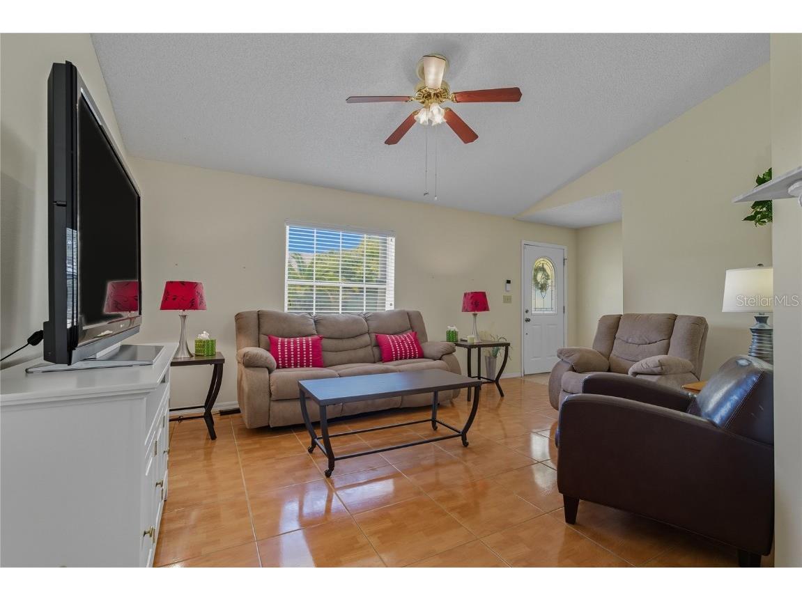 108 Valentino Ct Davenport FL 33837 P4936456 image4