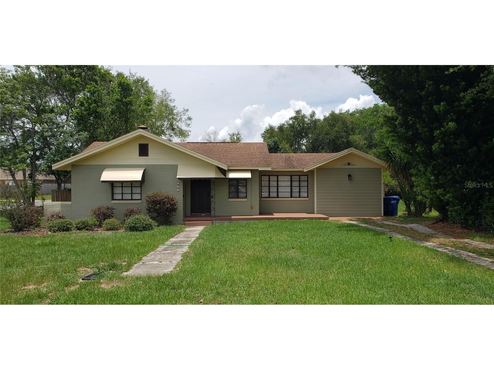 108 W Myrtle Street Howey In The Hills FL 34737 O6115909 image1