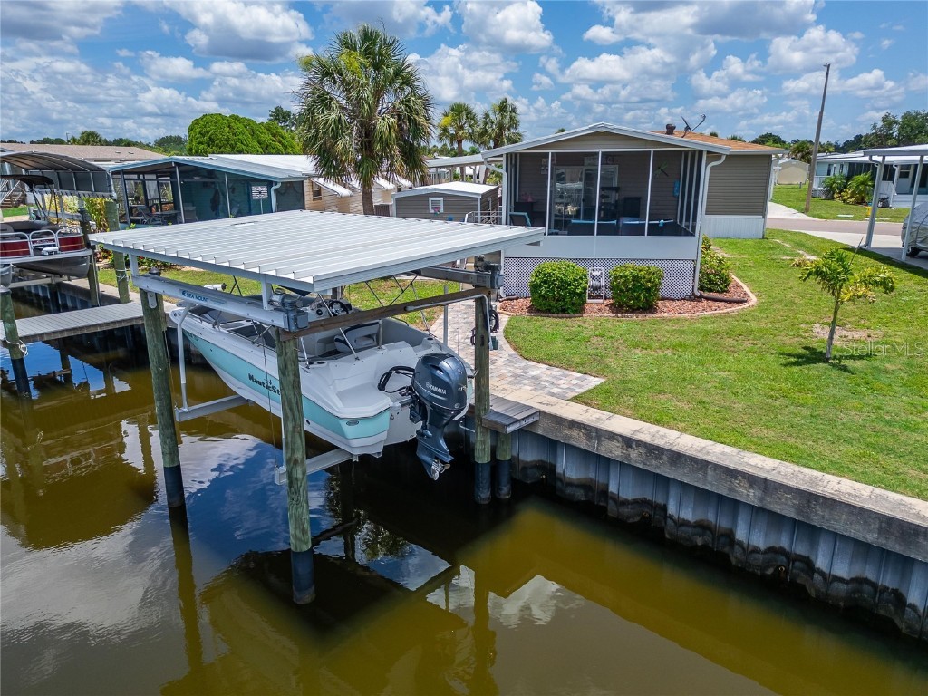 108 W Saint Annes Circle Apollo Beach FL 33572 TB8396680 image1