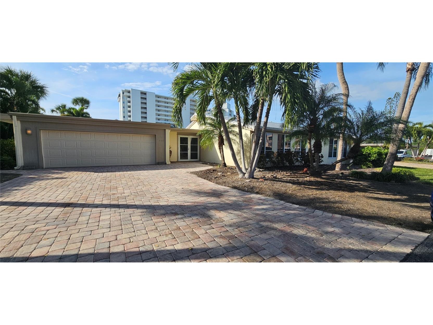 108 Whispering Sands Drive #V26 Sarasota FL 34242 A4673982 image1