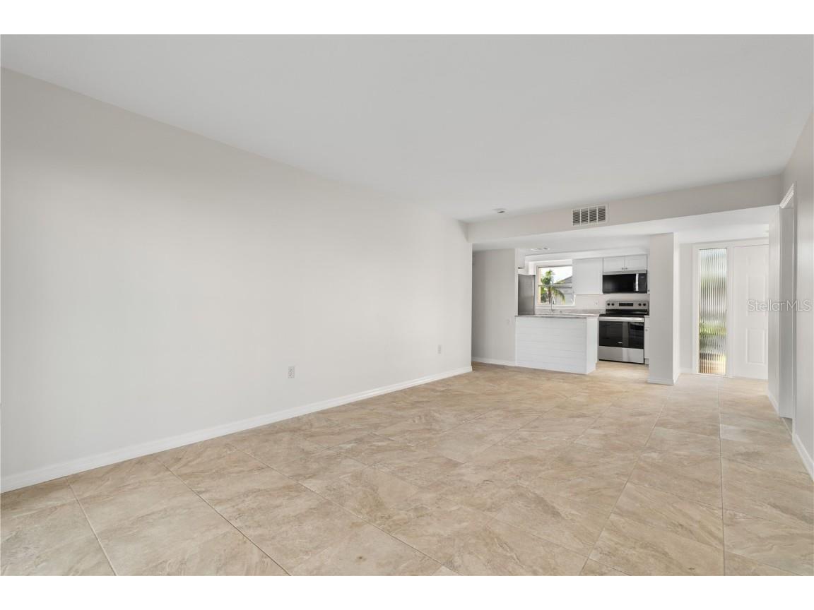 1080 Bal Harbor Boulevard #11B Punta Gorda FL 33950 C7516837 image5