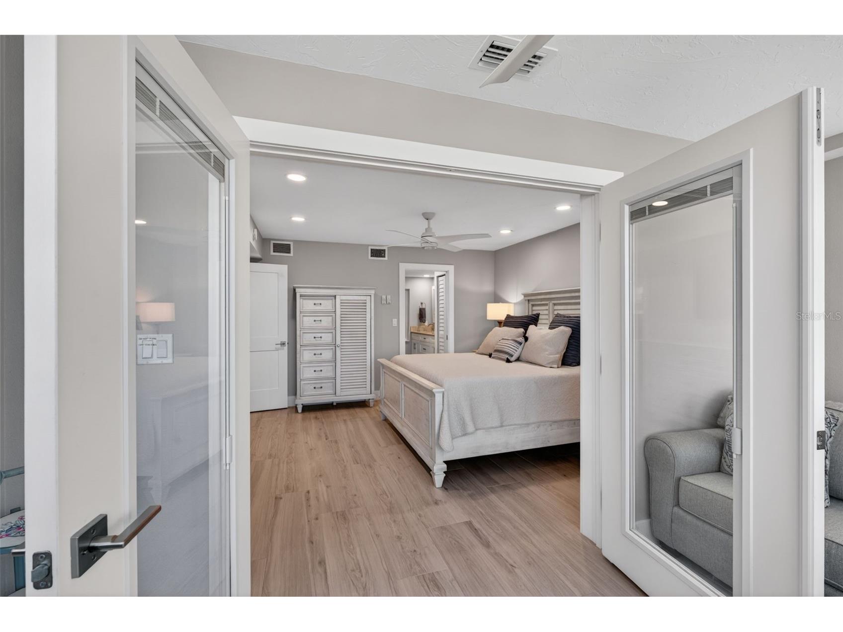 1080 W Peppertree Lane #305A Sarasota FL 34242 A4690895 image24