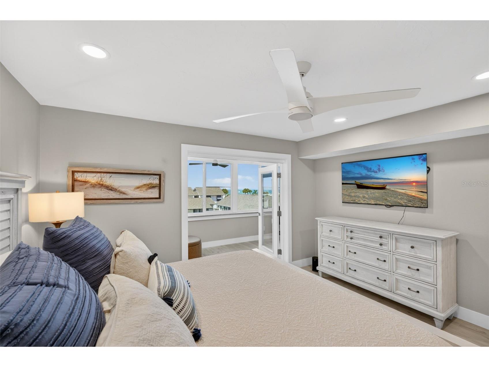 1080 W Peppertree Lane #305A Sarasota FL 34242 A4690895 image25