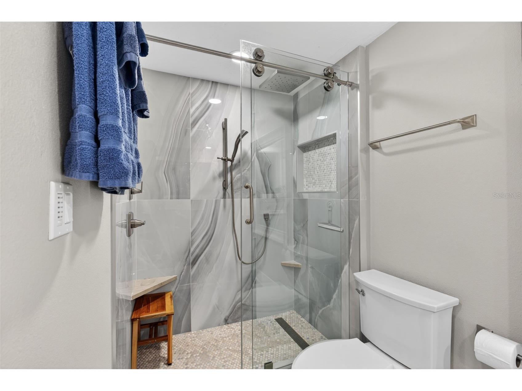 1080 W Peppertree Lane #305A Sarasota FL 34242 A4690895 image32