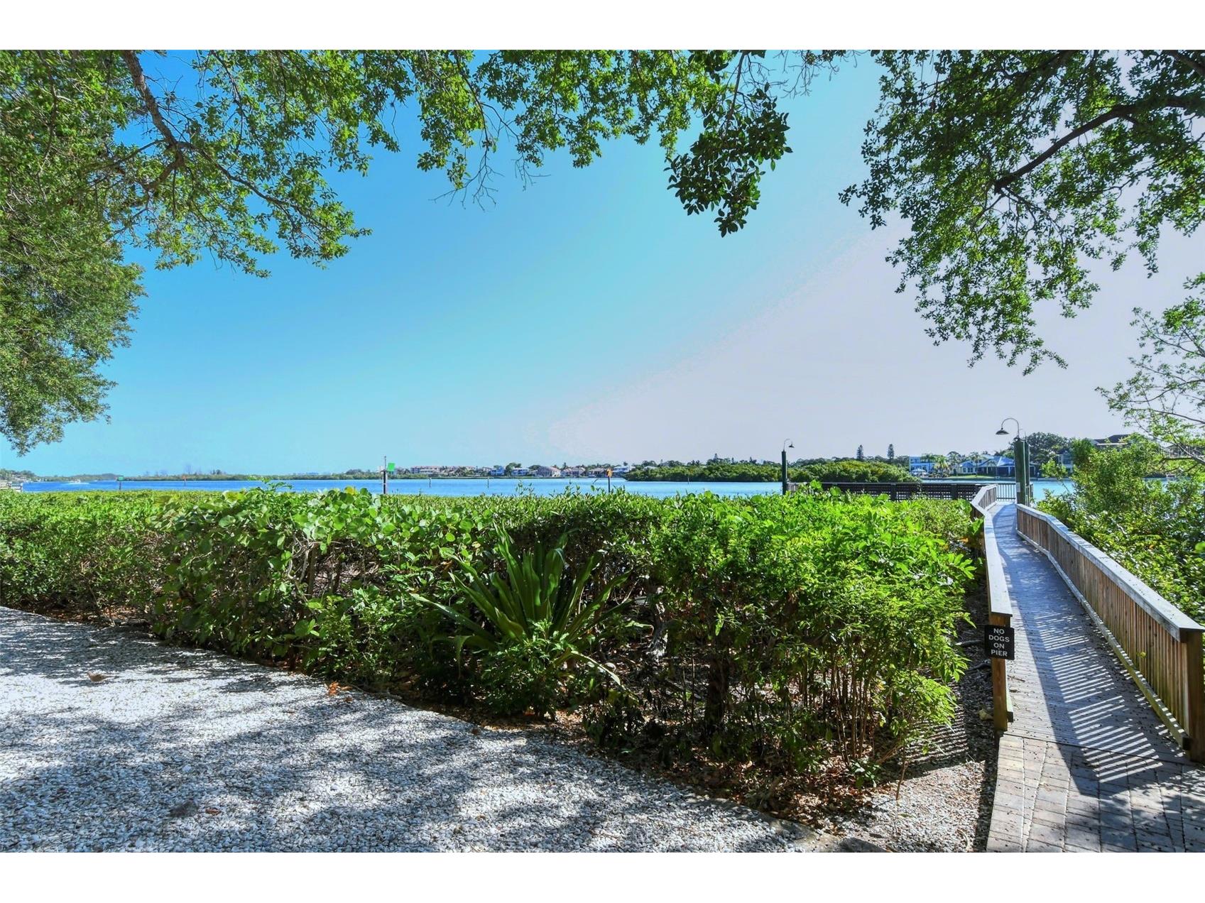 1080 W Peppertree Lane #305A Sarasota FL 34242 A4690895 image55