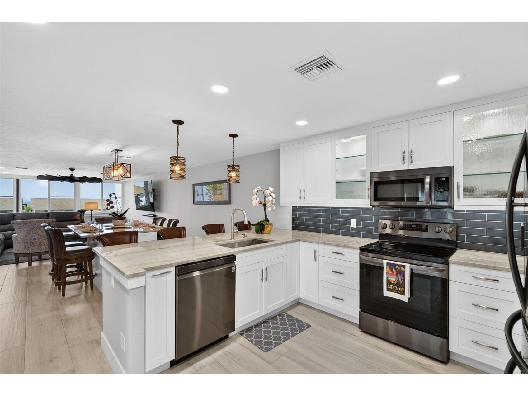 1080 W Peppertree Lane #305A Sarasota FL 34242 A4690895 image7